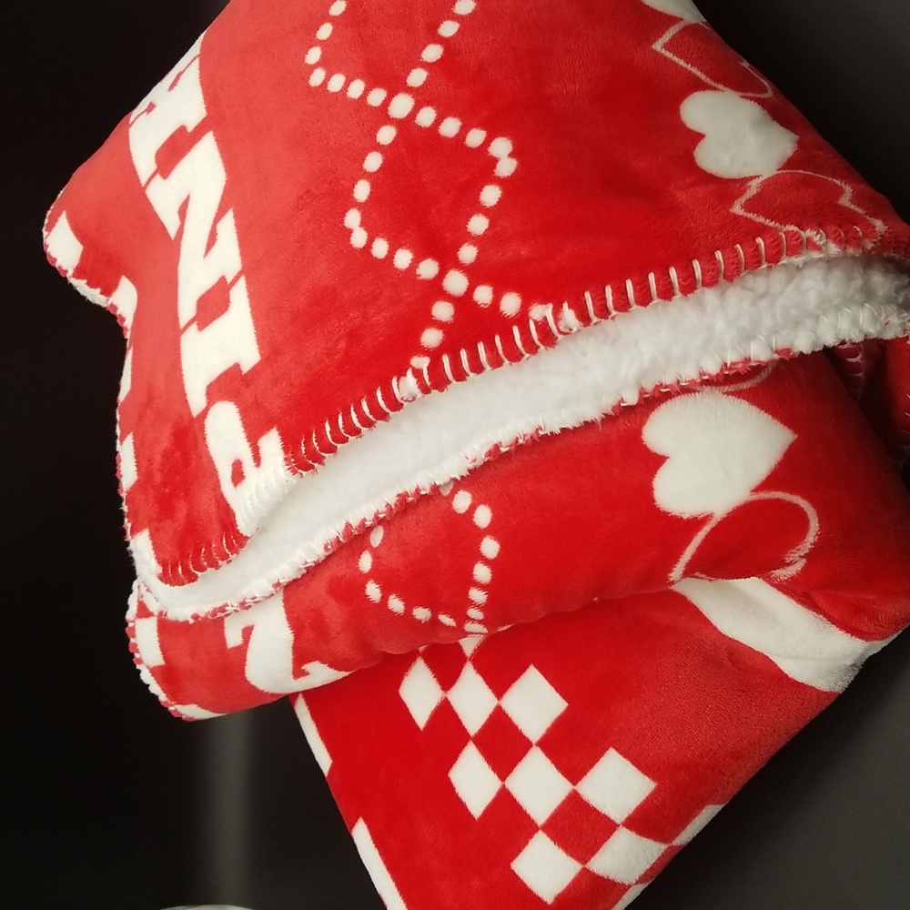 PINK Victoria's Secret "PINK" Red & White Holiday Tree & Dog Sherpa Blanket - Picture 2 of 5